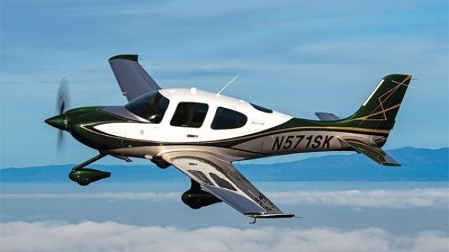 CIRRUS LANÇA O SR22 ARRIVÉE