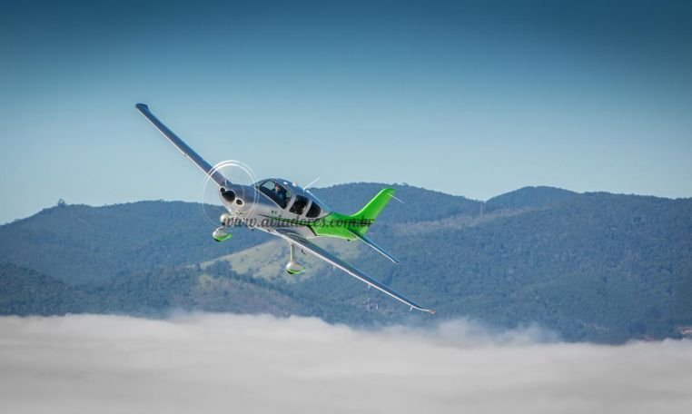 CIRRUS SR22T Turbo Grand 2015 CIRRUS SR22T Turbo Grand 2015