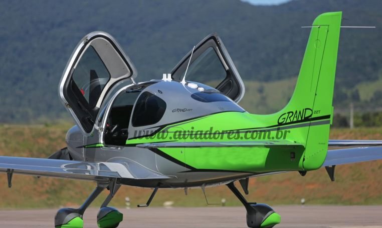 CIRRUS SR22T Turbo Grand 2015 CIRRUS SR22T Turbo Grand 2015