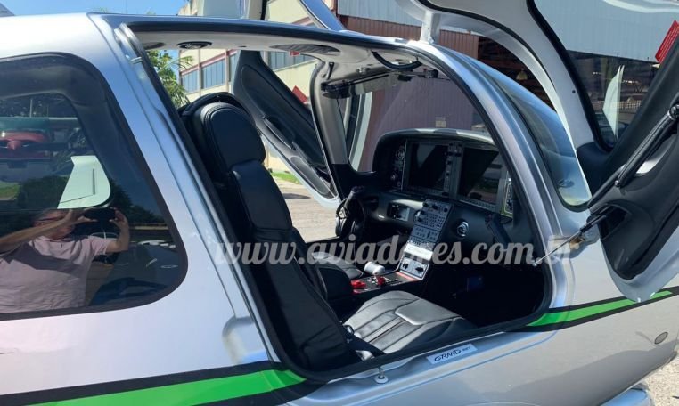 CIRRUS SR22T Turbo Grand 2015 CIRRUS SR22T Turbo Grand 2015
