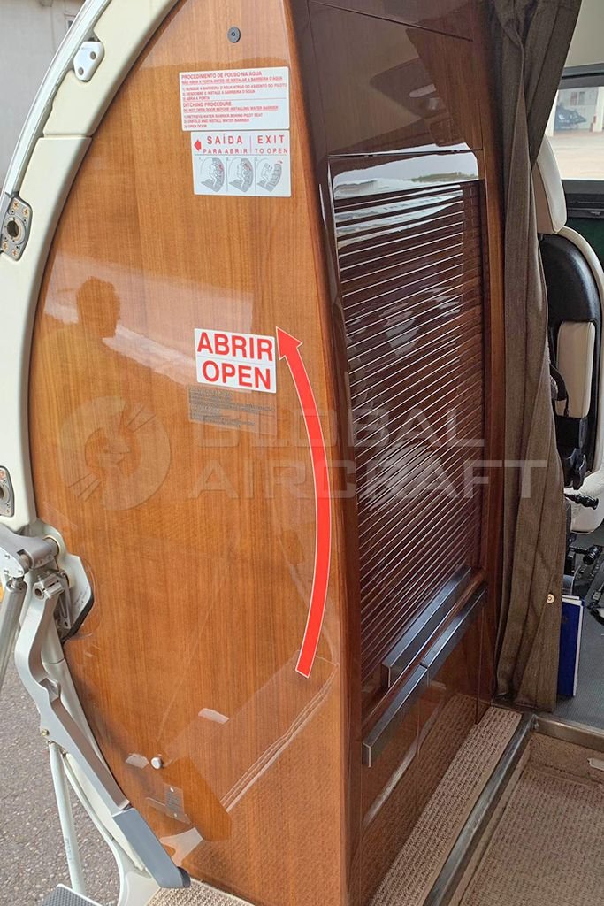Embraer Phenom 300 2013 Embraer Phenom 300 2013