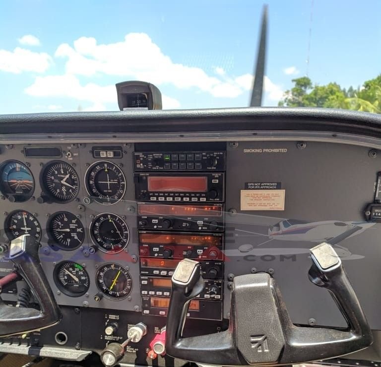 Cessna 172R Skyhawk 1998 Cessna 172R Skyhawk 1998