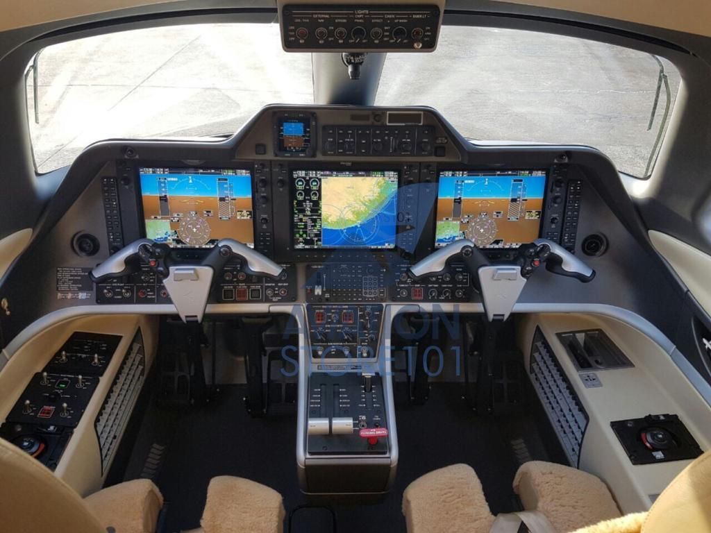 EMBRAER PHENOM 300 | Ano 2013