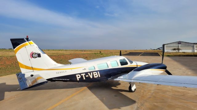 EMBRAER SENECA III EMB-810D | Ano 1986