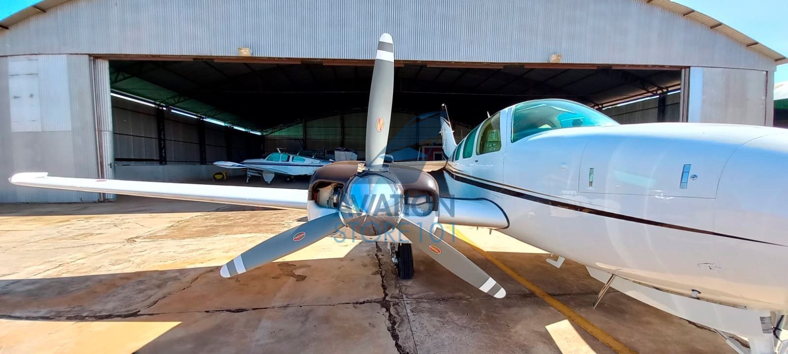 BEECHCRAFT BARON 58 1979