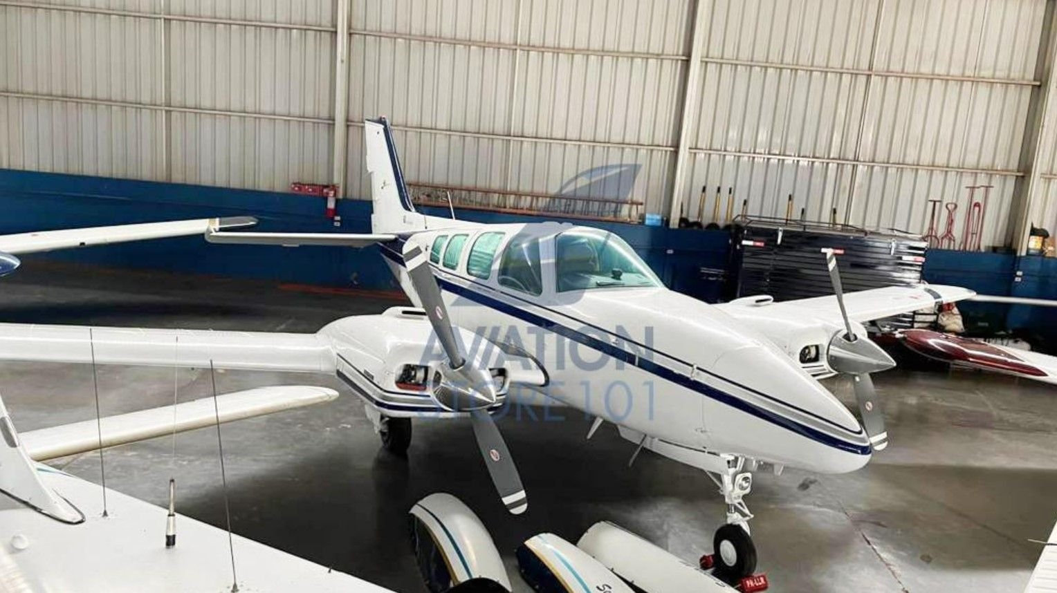 BEECHCRAFT BARON 58 1972