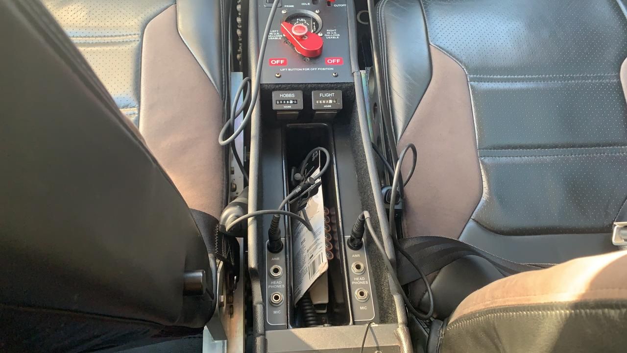 CIRRUS AIRCRAFT SR22 2011