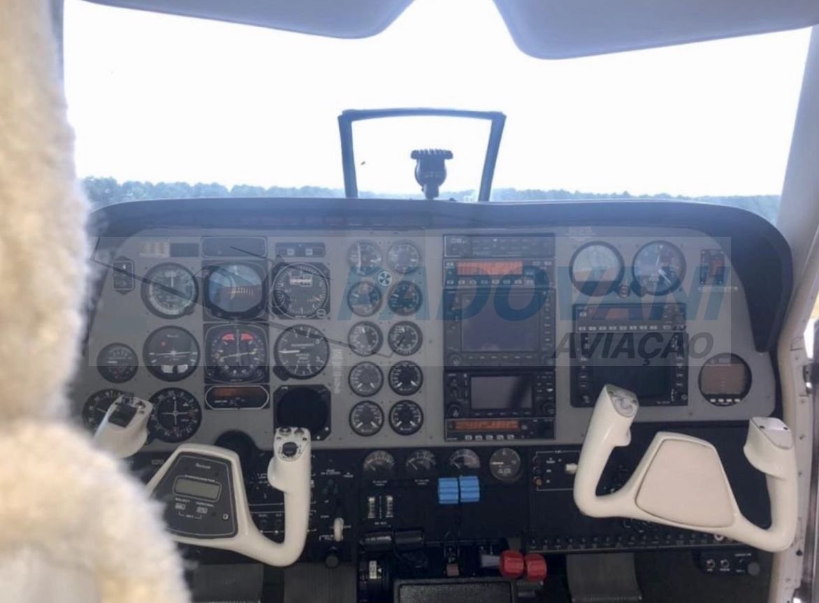 BEECHCRAFT BARON B58 2000