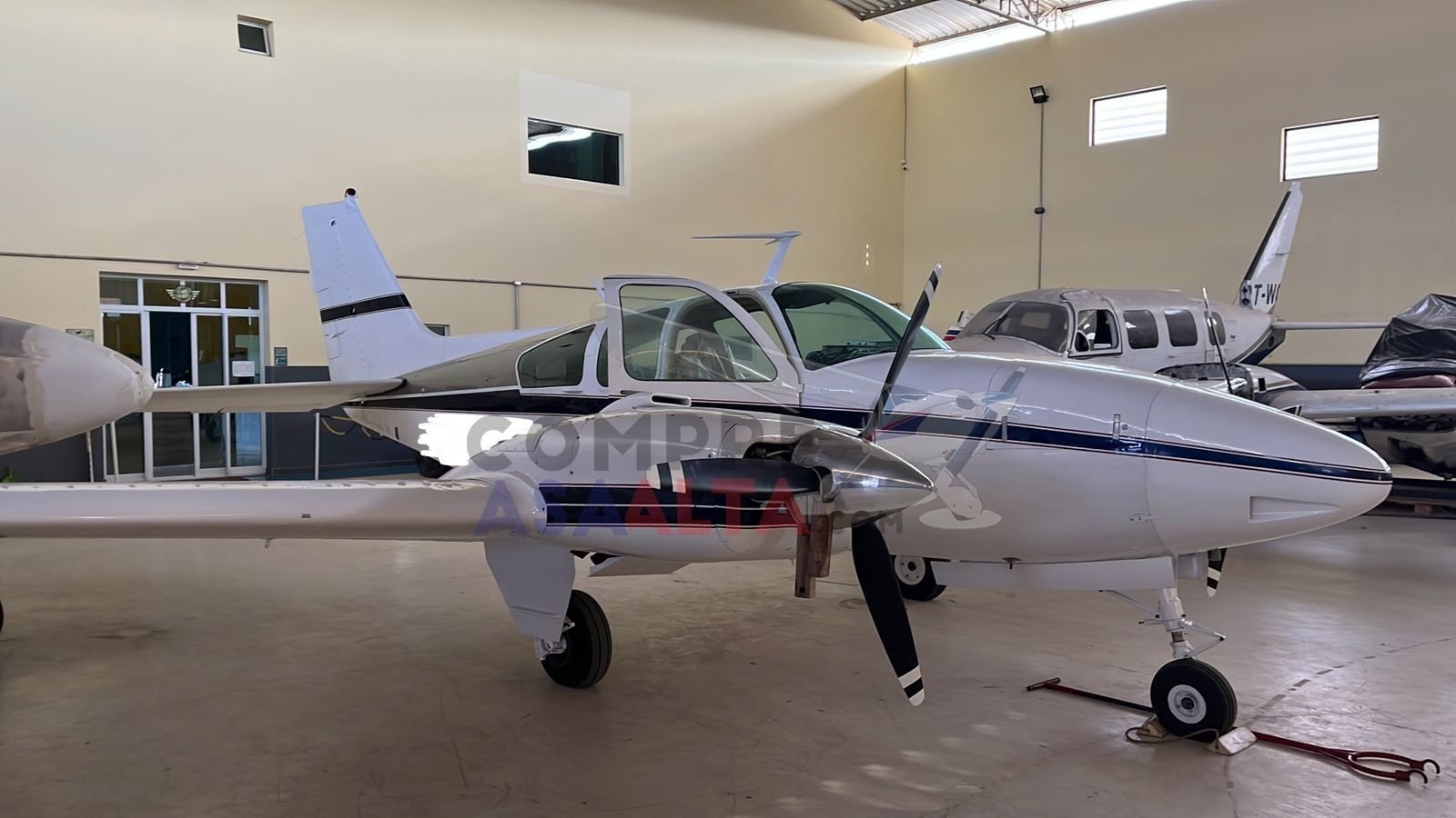 BEECHCRAFT BARON D55 1969 BEECHCRAFT BARON D55 1969