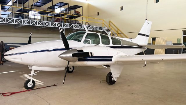BEECHCRAFT BARON D55 1969