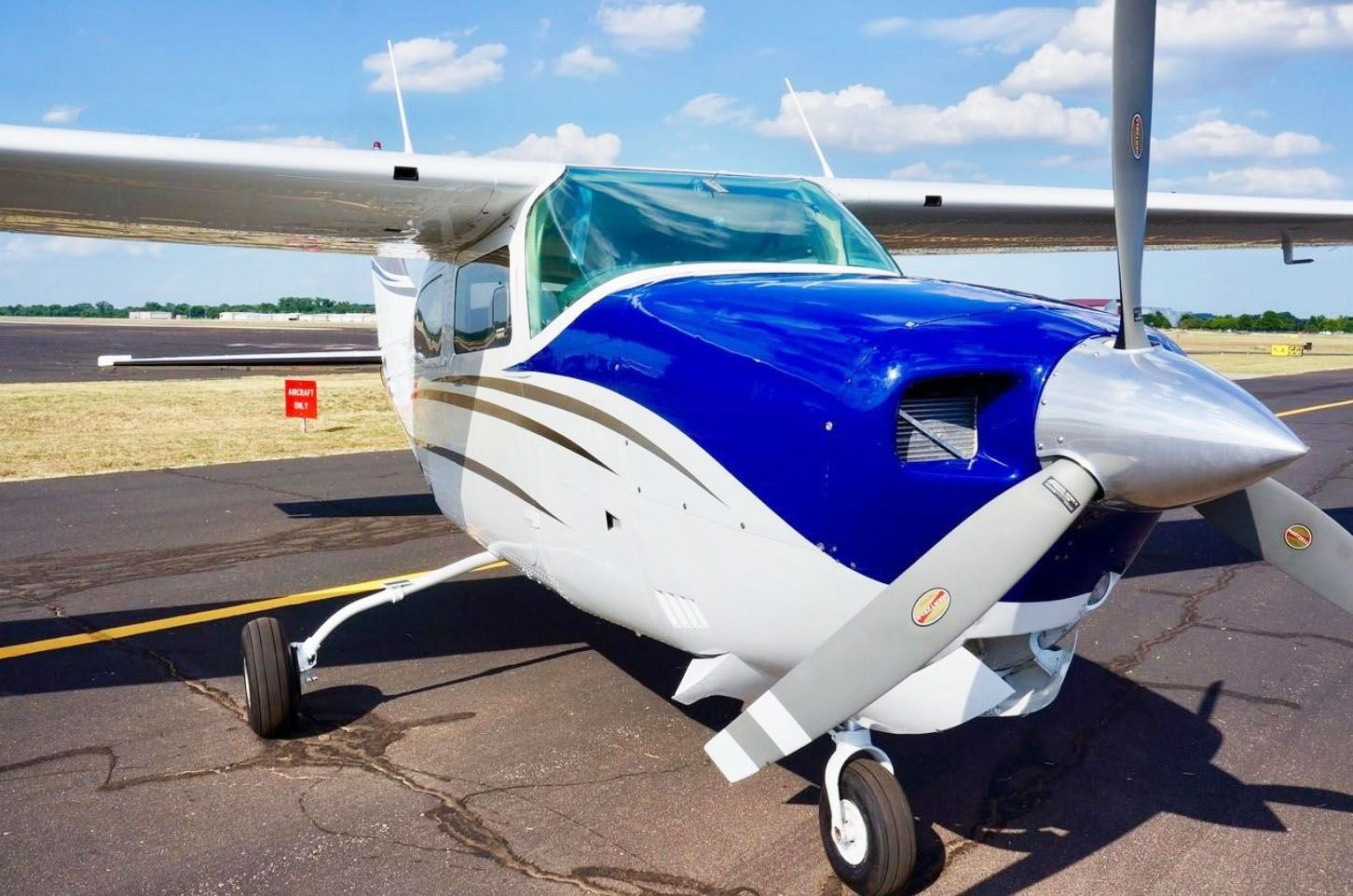 CESSNA 210L 1975