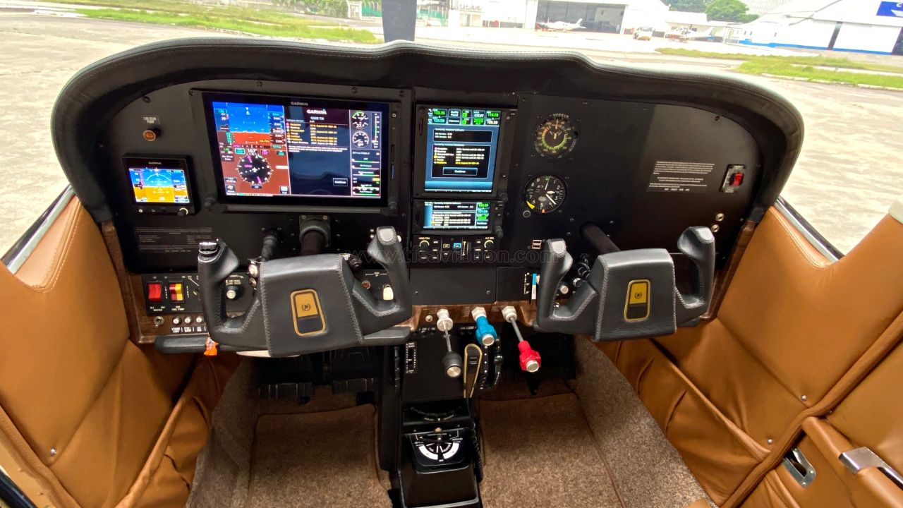 CESSNA 210L CENTURION 1974