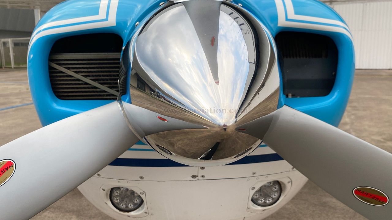 CESSNA 210L CENTURION 1974