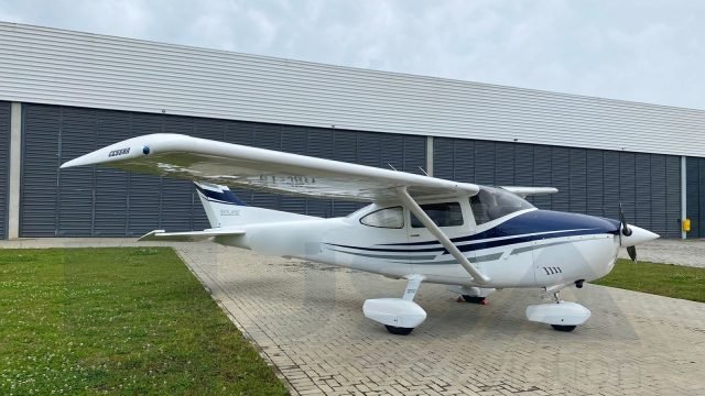CESSNA 182P 1974