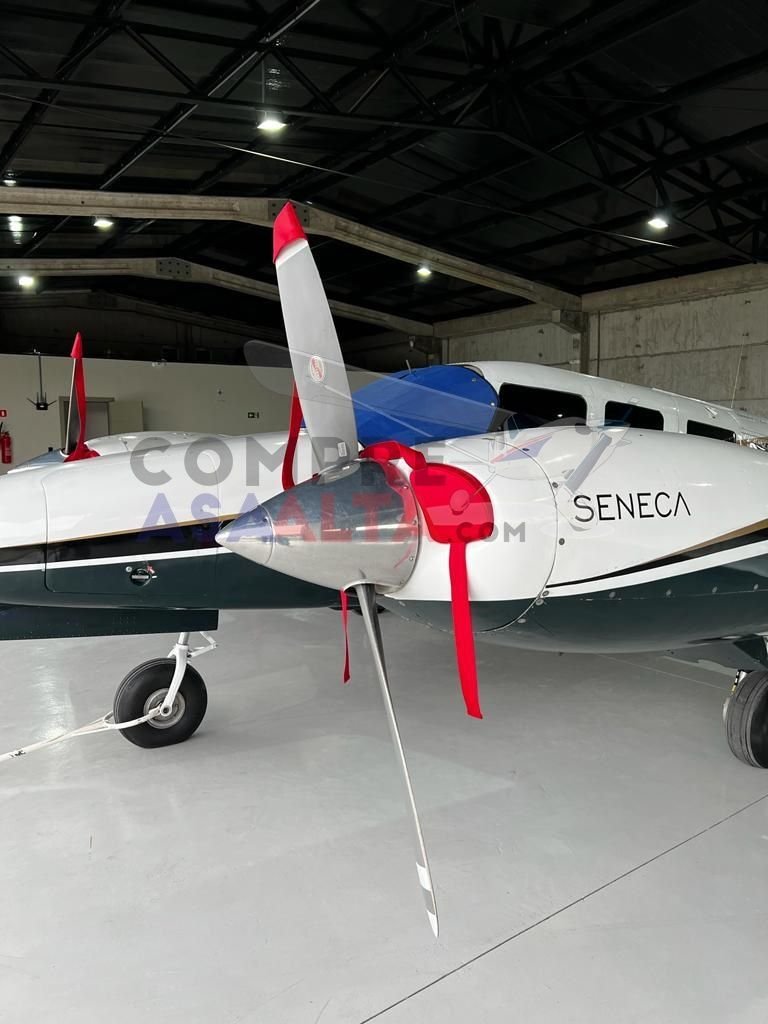 EMB-810C SENECA II 1980 EMB-810C SENECA II 1980