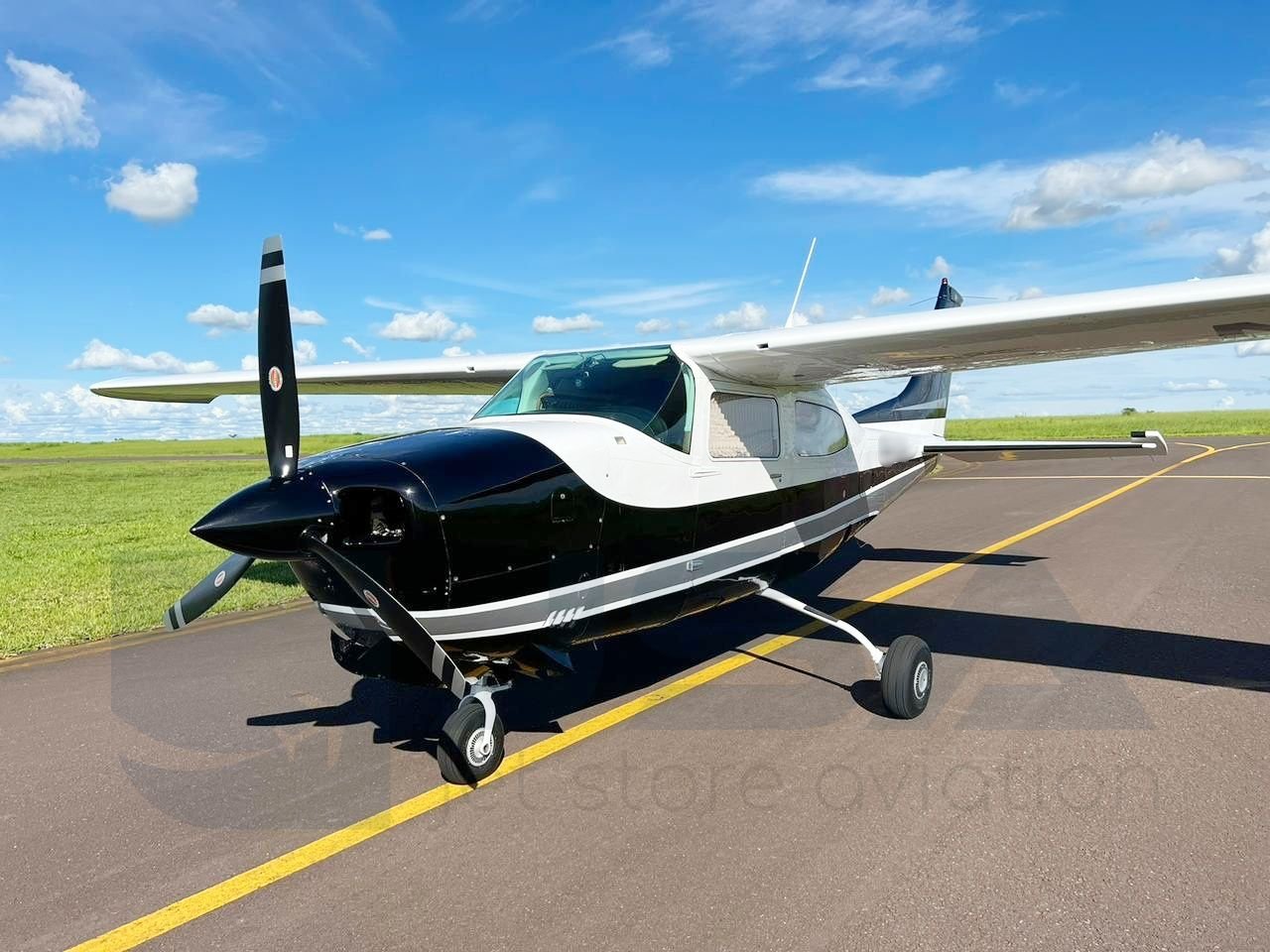 CESSNA 210L CENTURION 1975 CESSNA 210L CENTURION 1975
