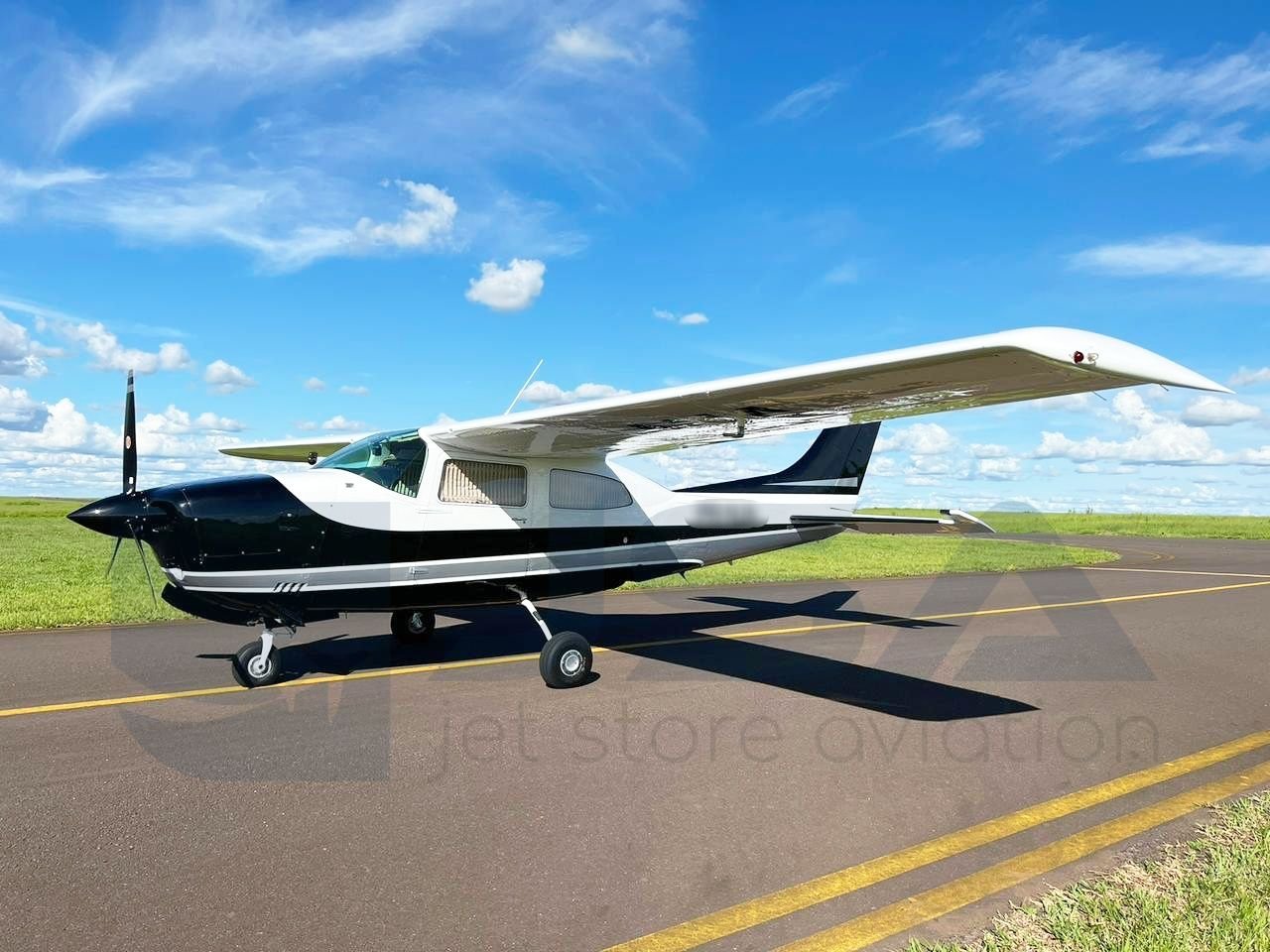 CESSNA 210L CENTURION 1975 CESSNA 210L CENTURION 1975