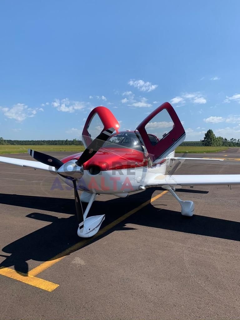 CIRRUS SR22 GTS 2010 CIRRUS SR22 GTS 2010