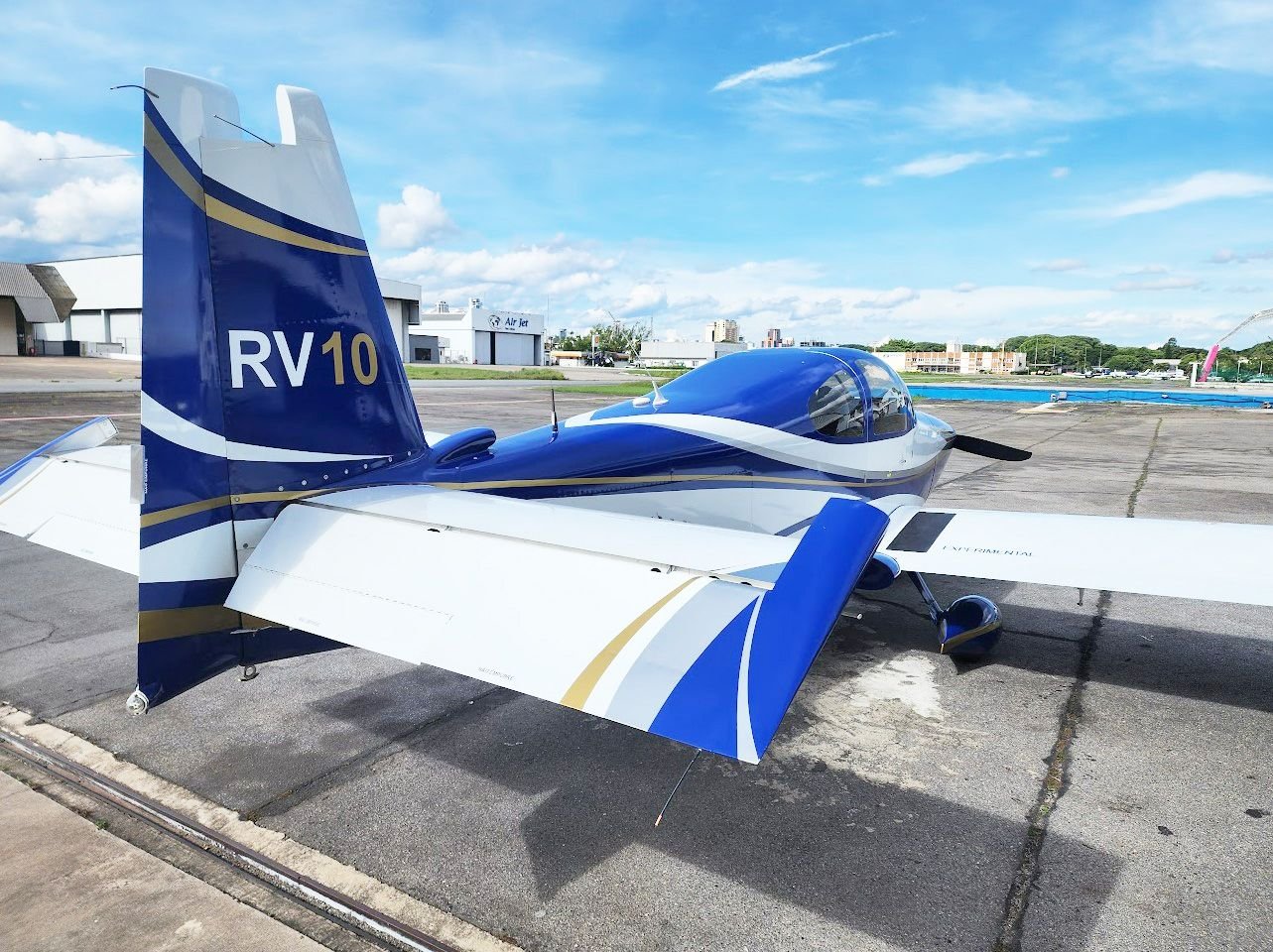 VAN’S RV10 2010