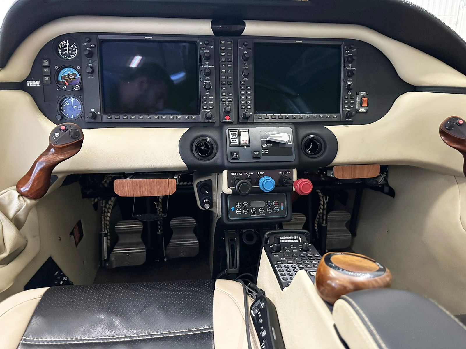 CESSNA COLUMBIA 400 LC4-550FG 2008