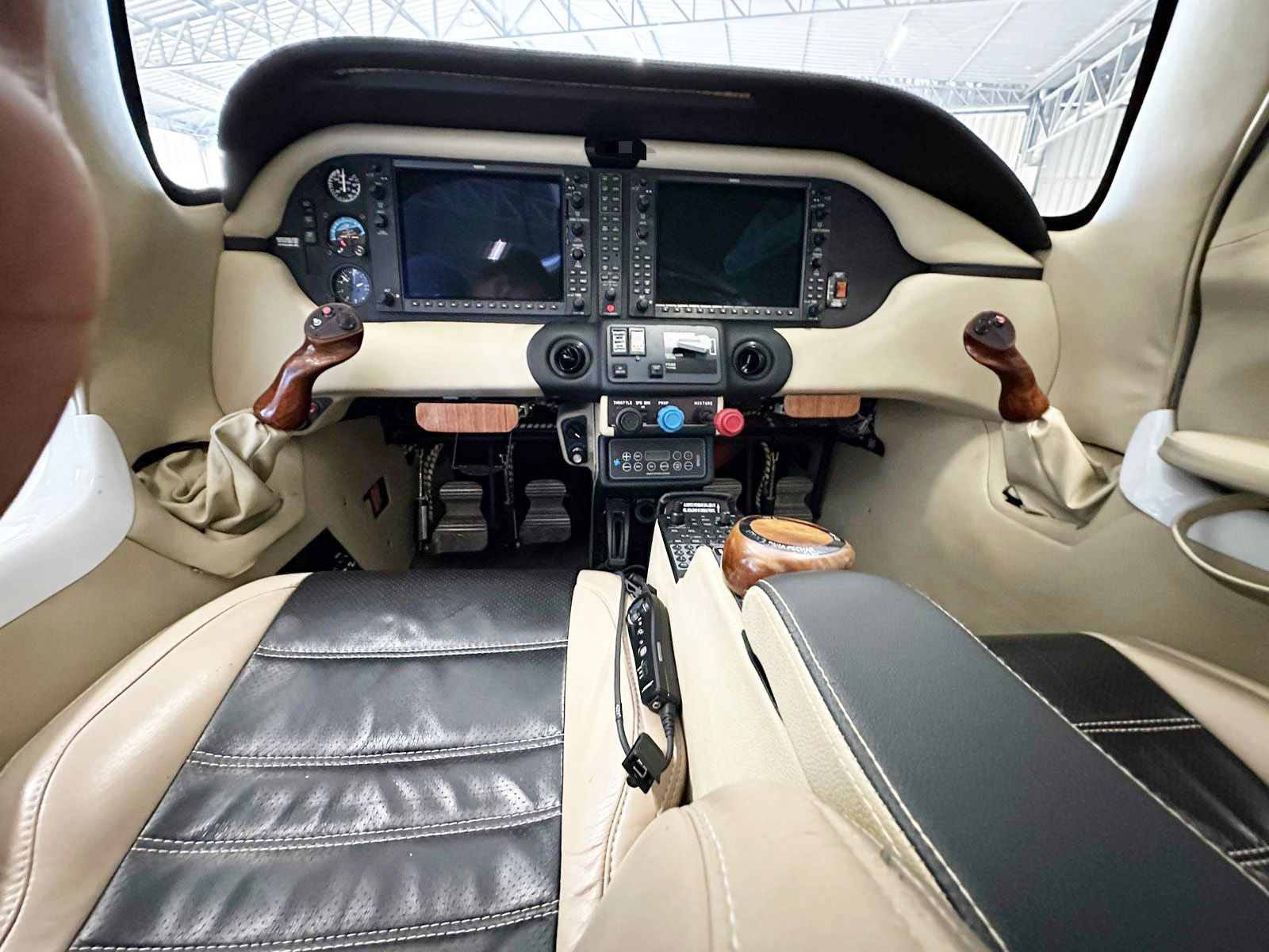 CESSNA COLUMBIA 400 LC4-550FG 2008