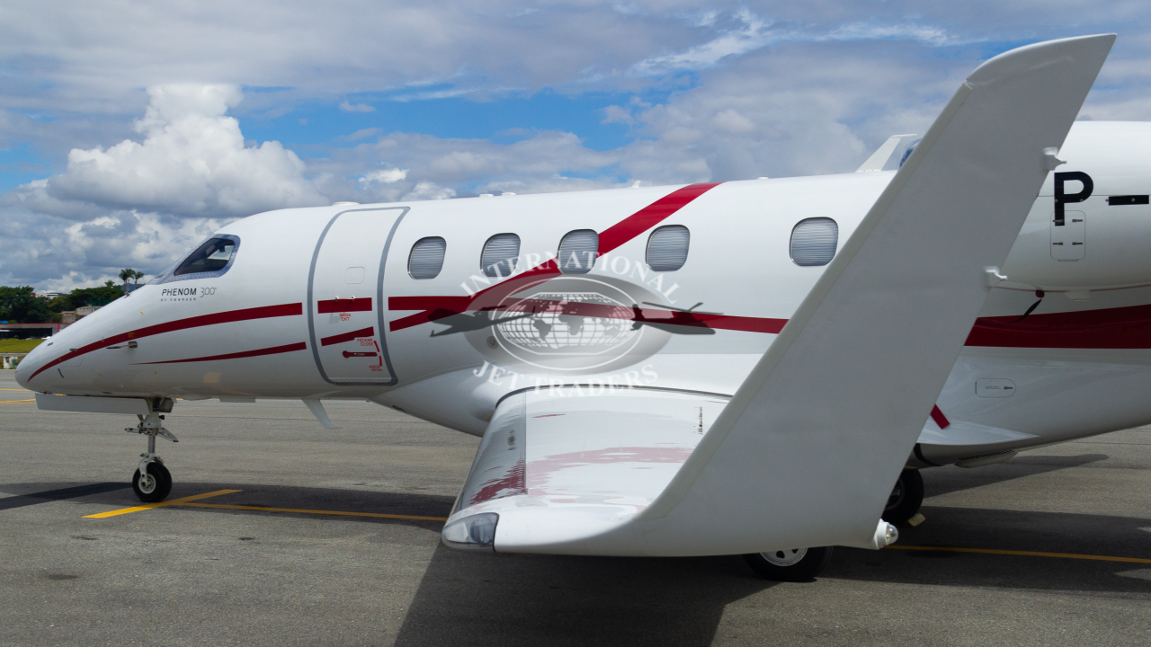 Embraer Phenom 300 2014 Embraer Phenom 300 2014