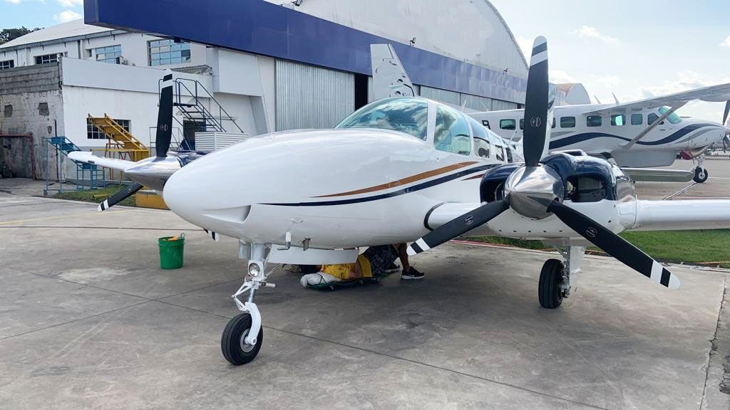 BEECHCRAFT BARON B58 1984