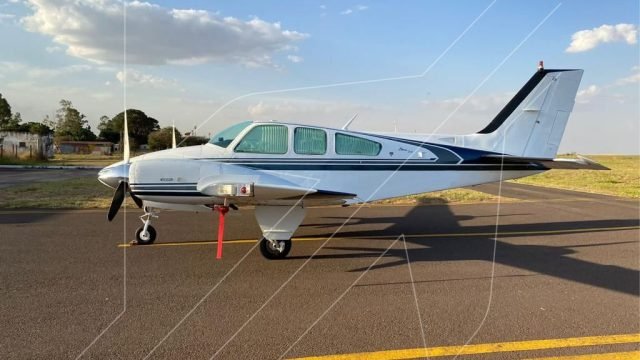BEECHCRAFT BARON B55 1982