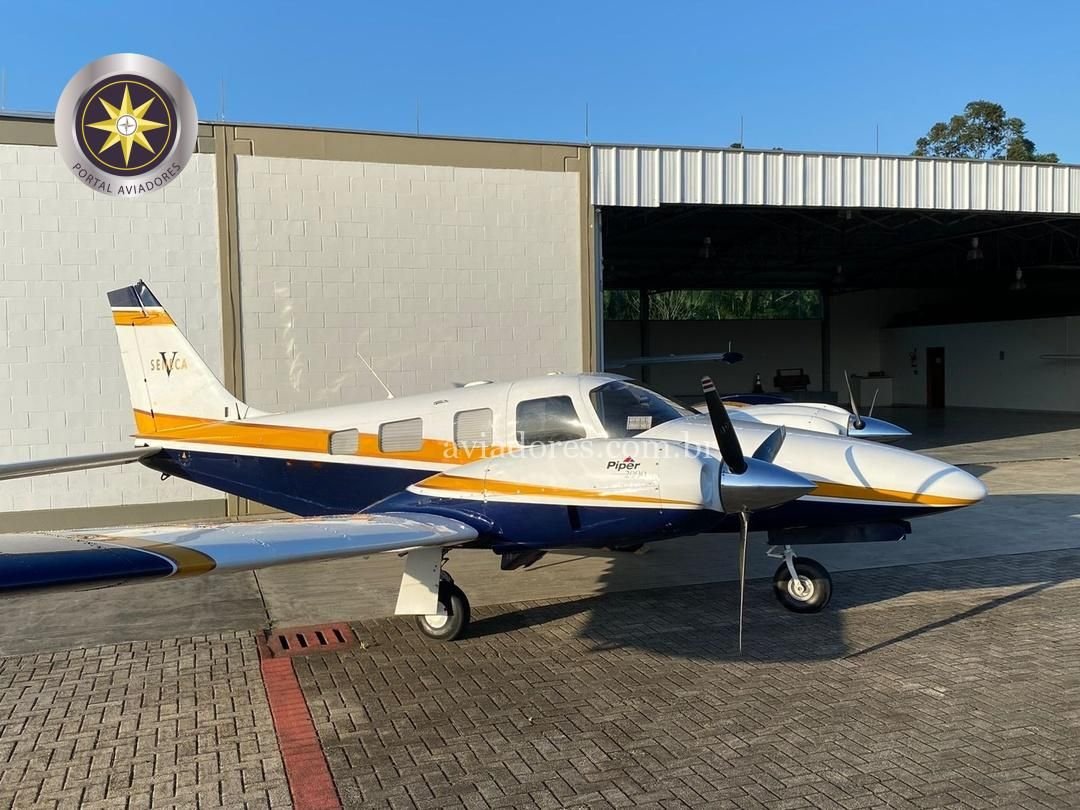 PIPER PA-34-220T SENECA V 2000 PIPER PA-34-220T SENECA V 2000