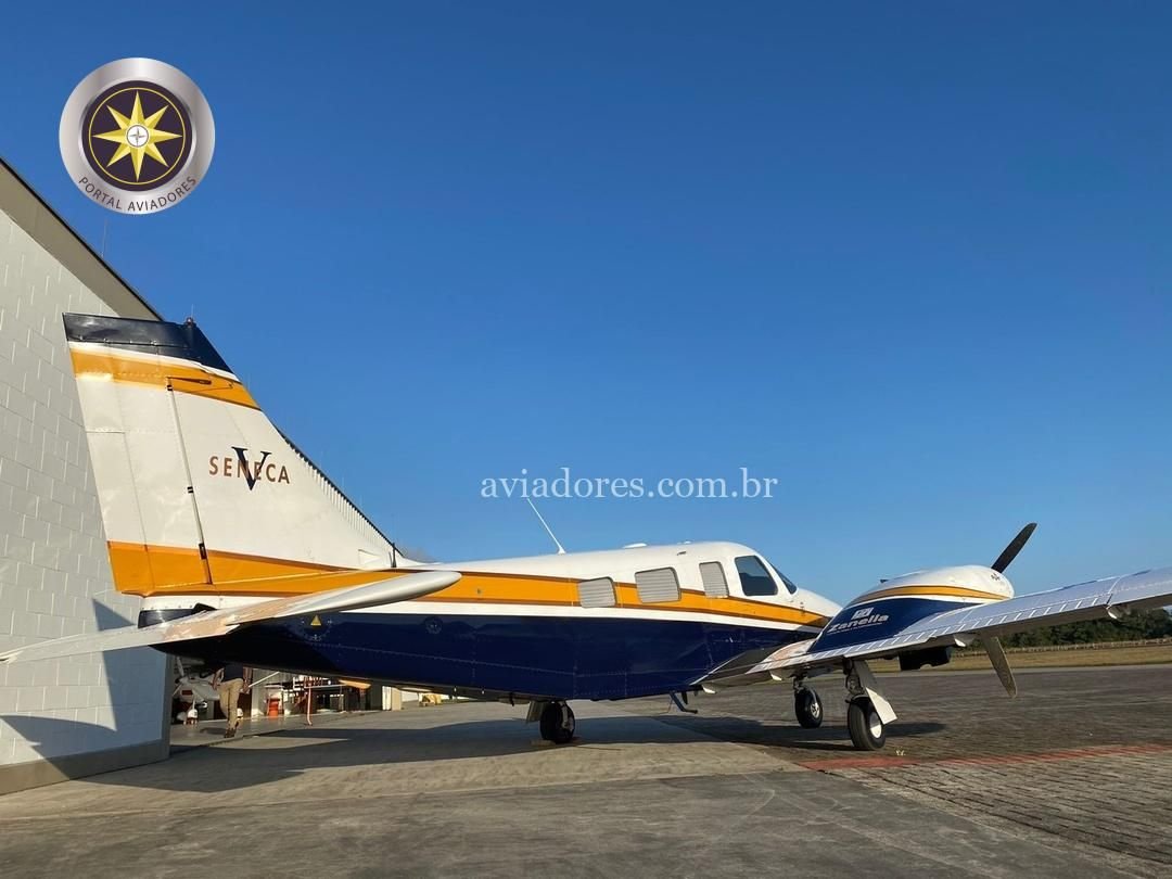 PIPER PA-34-220T SENECA V 2000 PIPER PA-34-220T SENECA V 2000