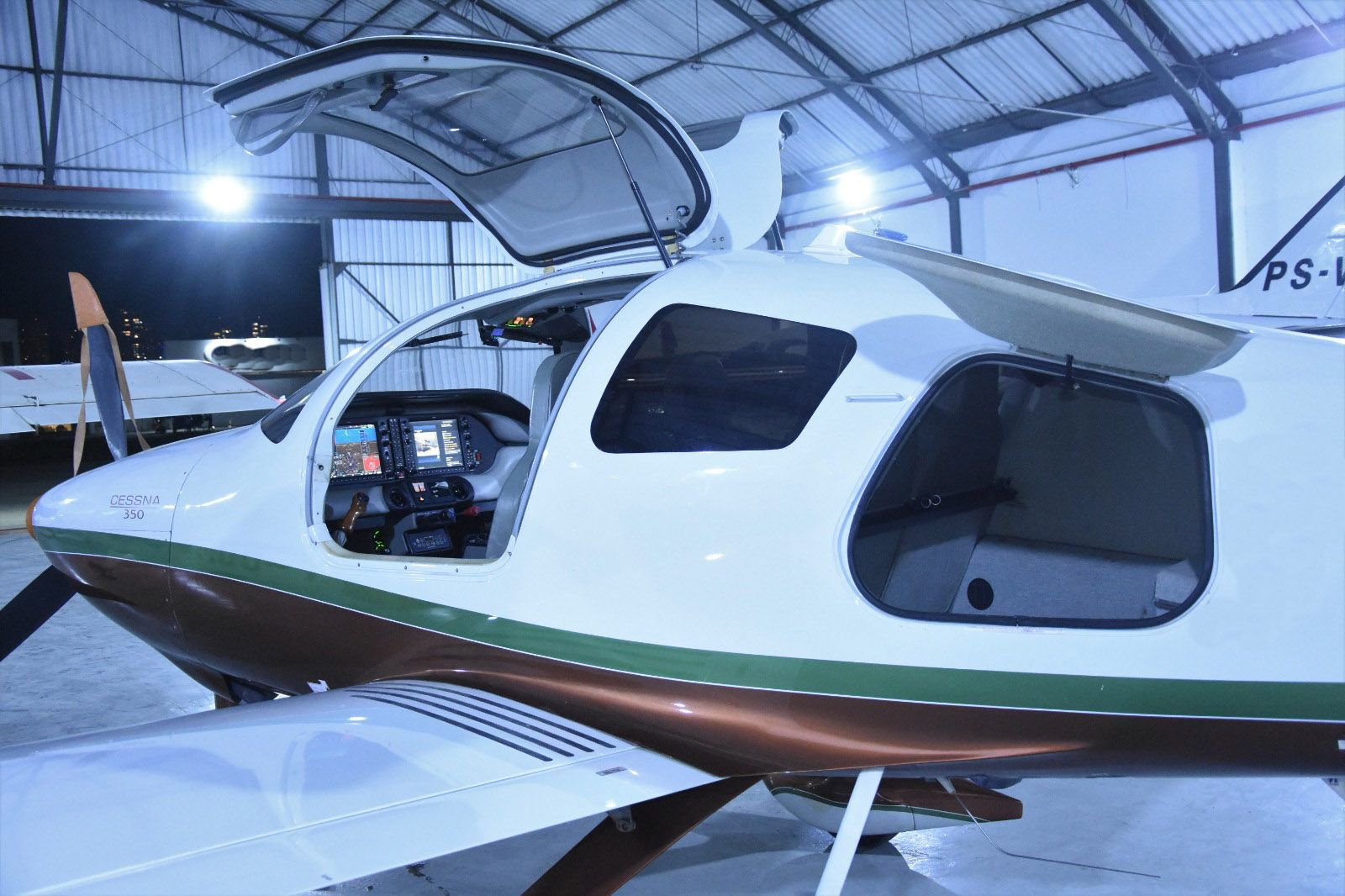 CESSNA 350 CORVALIS LC42-550FG 2007