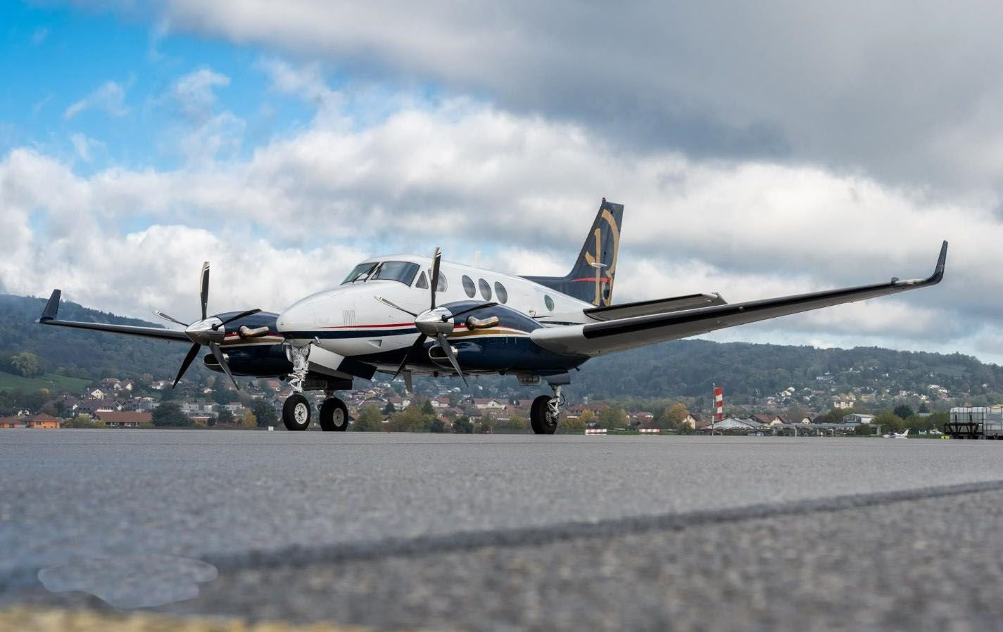 BEECHCRAFT KING AIR C90B 2000