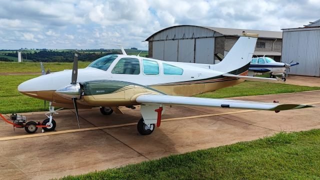 BEECHCRAFT BARON BE55 1973