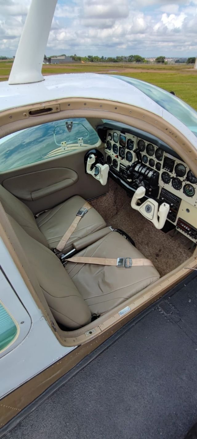 BEECHCRAFT BARON BE55 1973