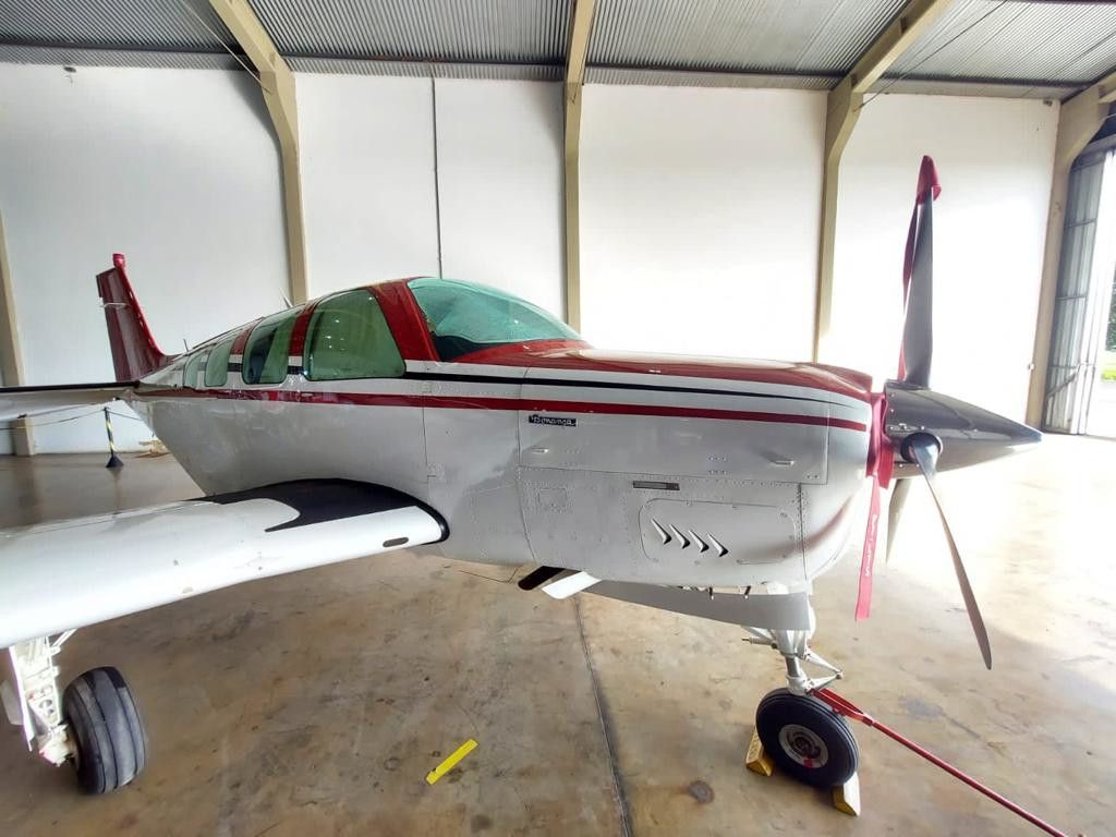 BEECHCRFAT BONANZA A36 1989