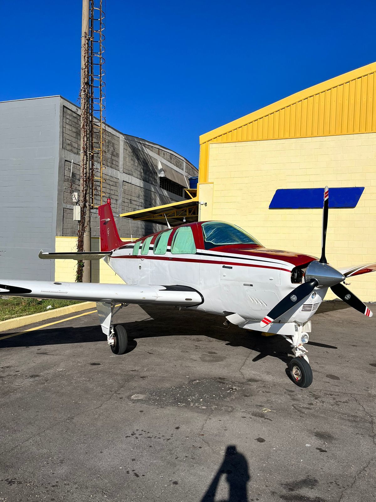 BEECHCRFAT BONANZA A36 1989