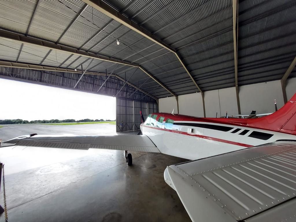 BEECHCRFAT BONANZA A36 1989