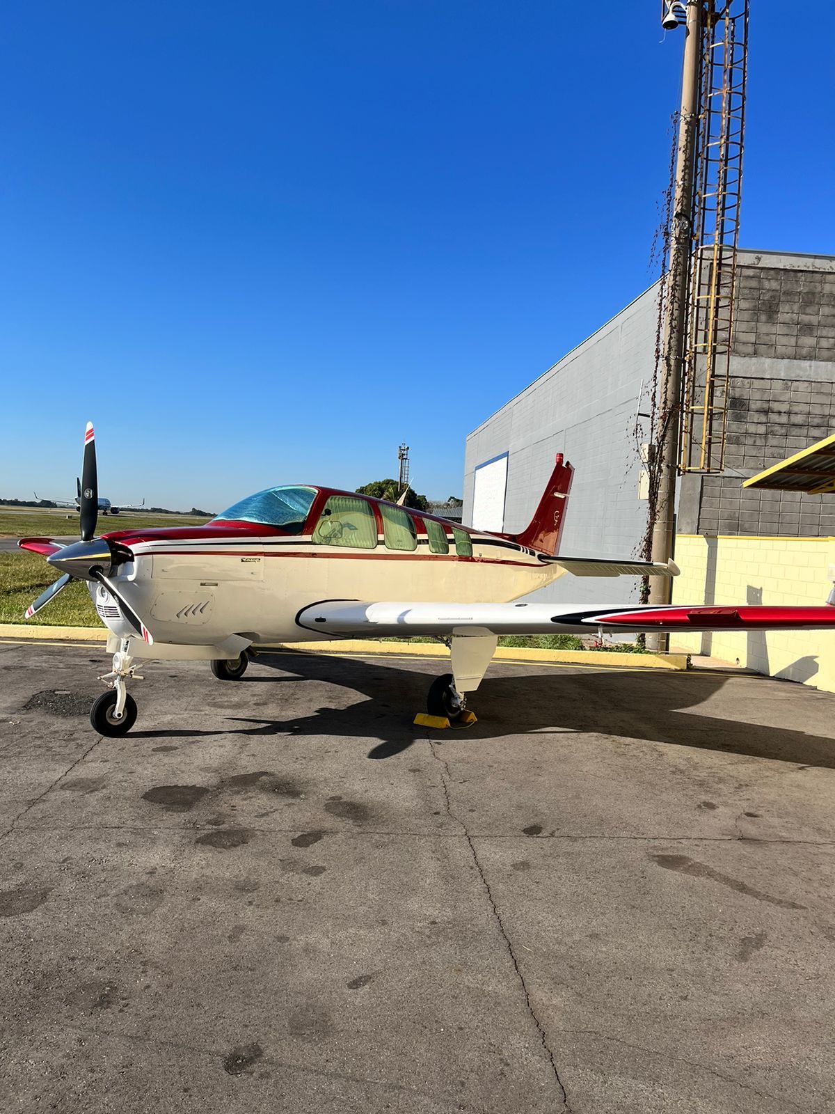 BEECHCRFAT BONANZA A36 1989