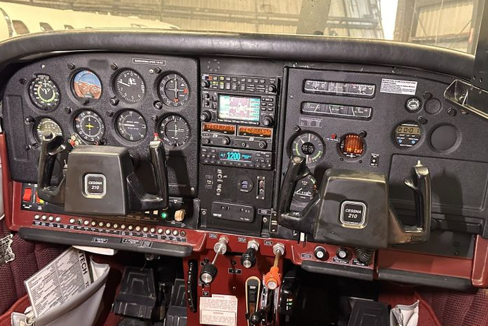 CESSNA CENTURION 210L 1979