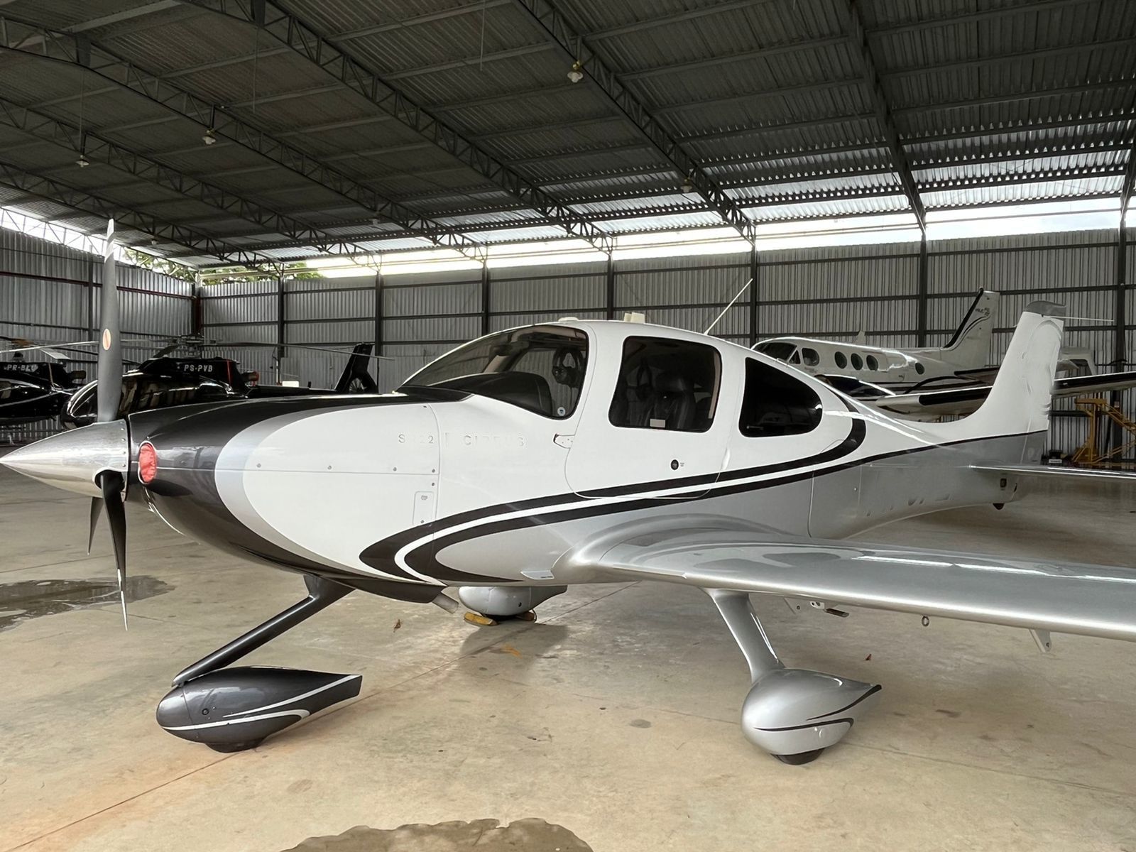 CIRRUS AIRCRAFT SR22 X 2011