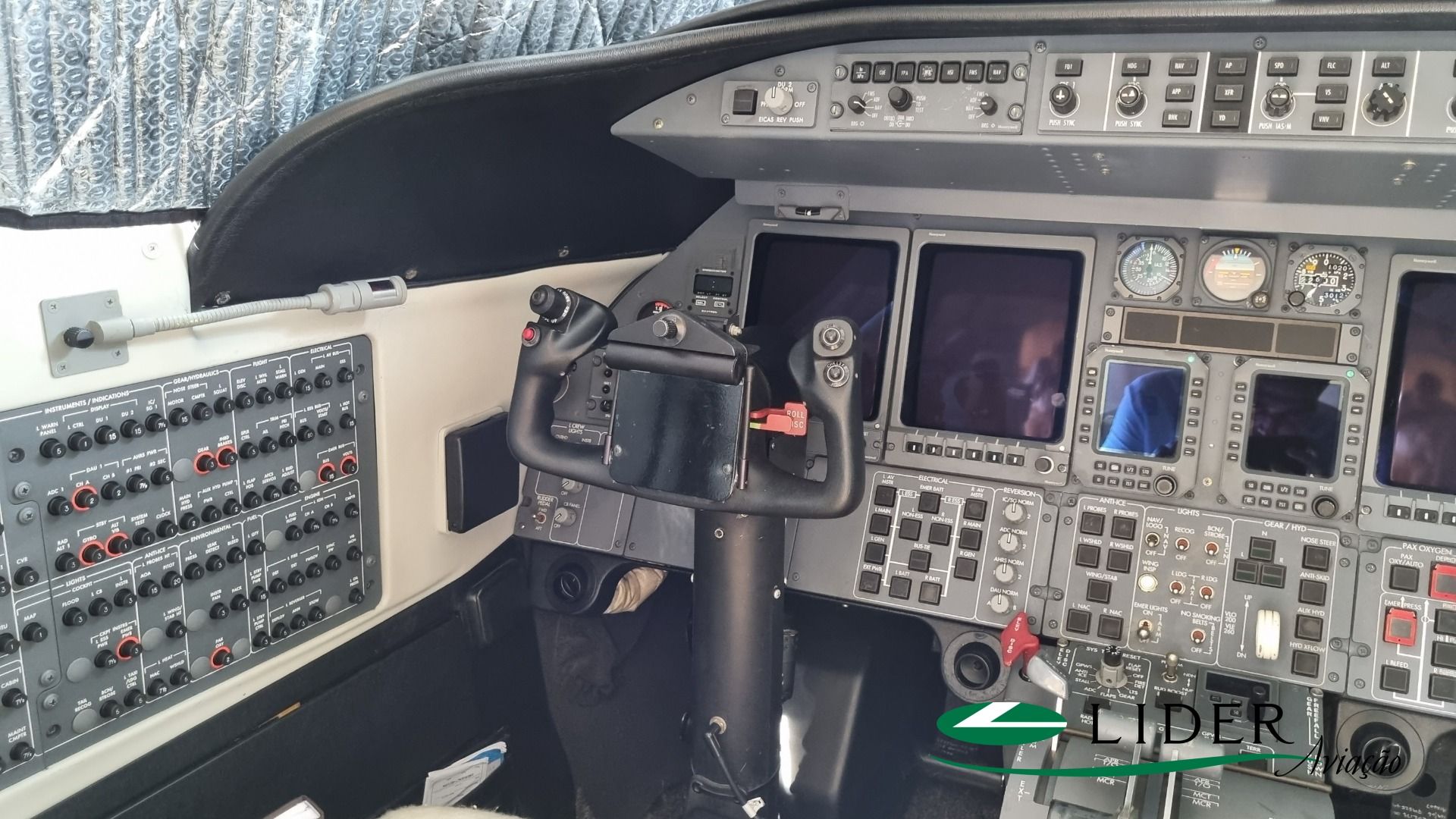 BOMBARDIER LEARJET 40XR 2007