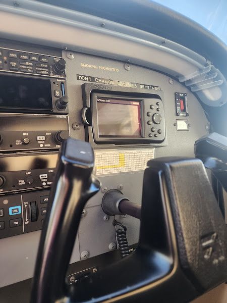 CESSNA AIRCRAFT C172R 2000