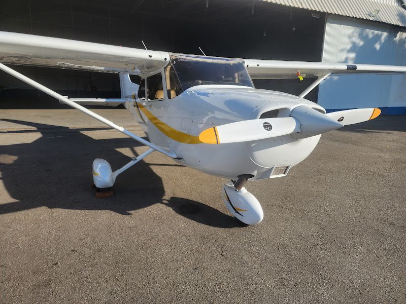 CESSNA AIRCRAFT C172R 2000