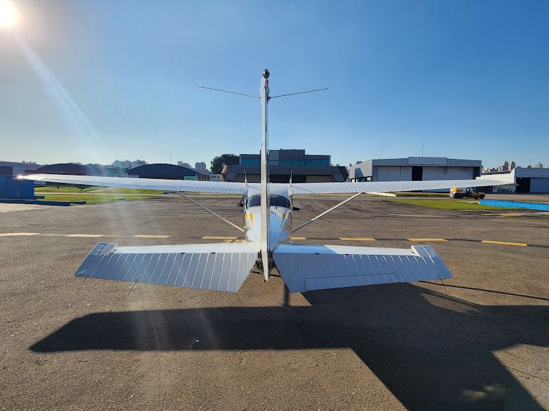 CESSNA AIRCRAFT C172R 2000