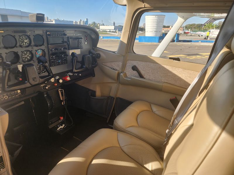 CESSNA AIRCRAFT C172R 2000