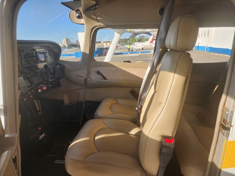 CESSNA AIRCRAFT C172R 2000