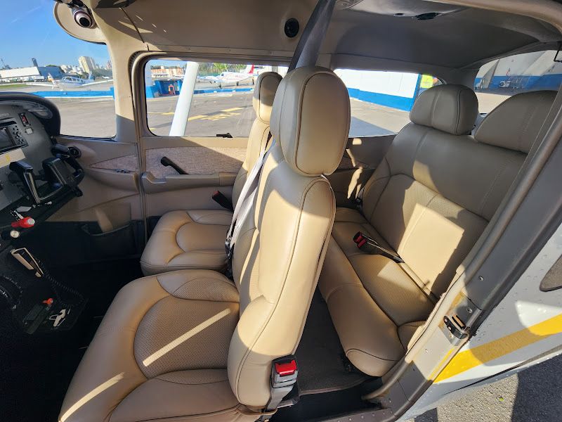 CESSNA AIRCRAFT C172R 2000