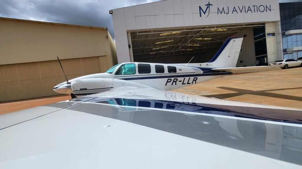 BEECHCRAFT BARON 58 1972