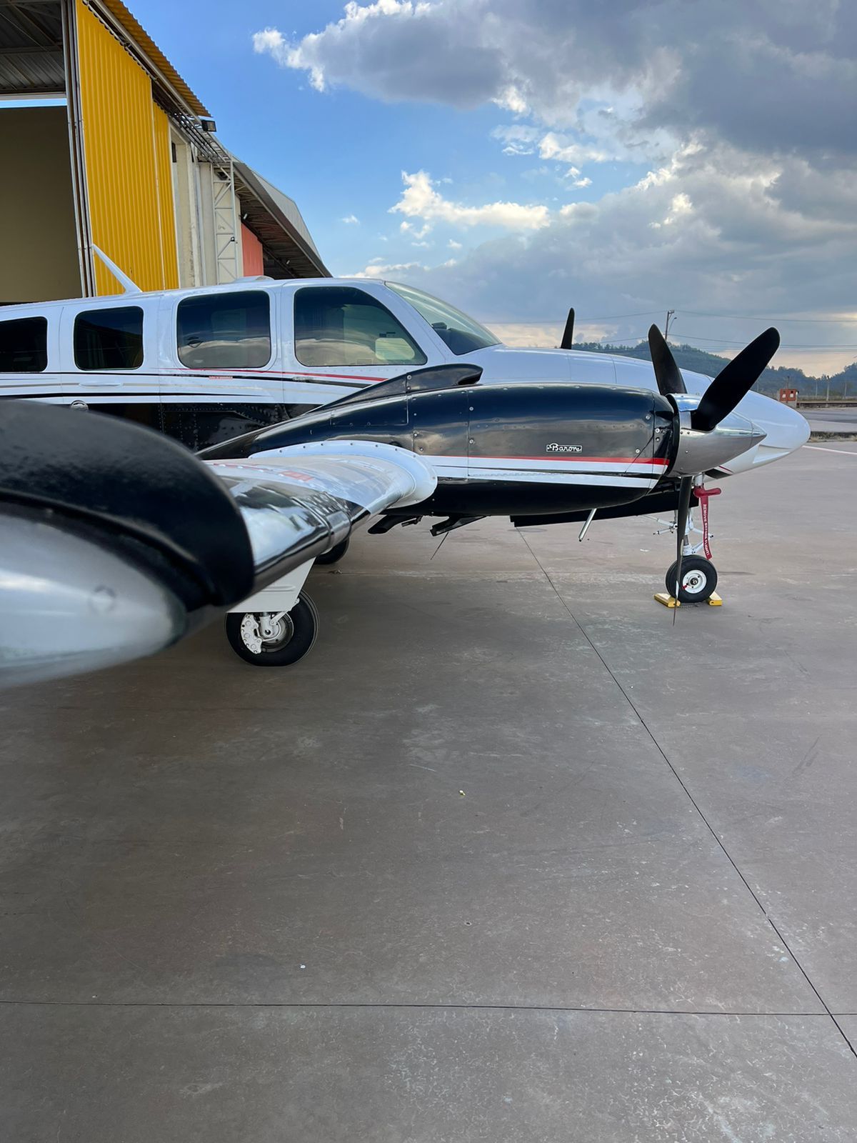 BEECHCRAFT BARON B58 1987