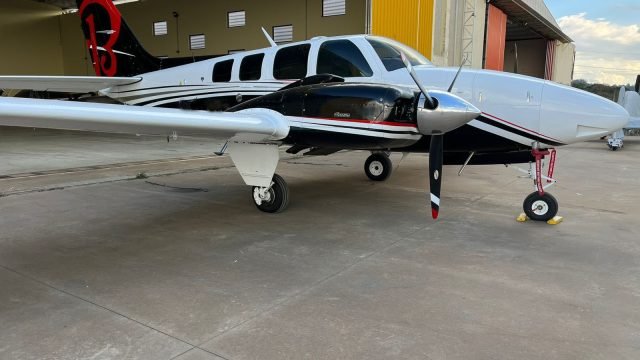 BEECHCRAFT BARON B58 1987